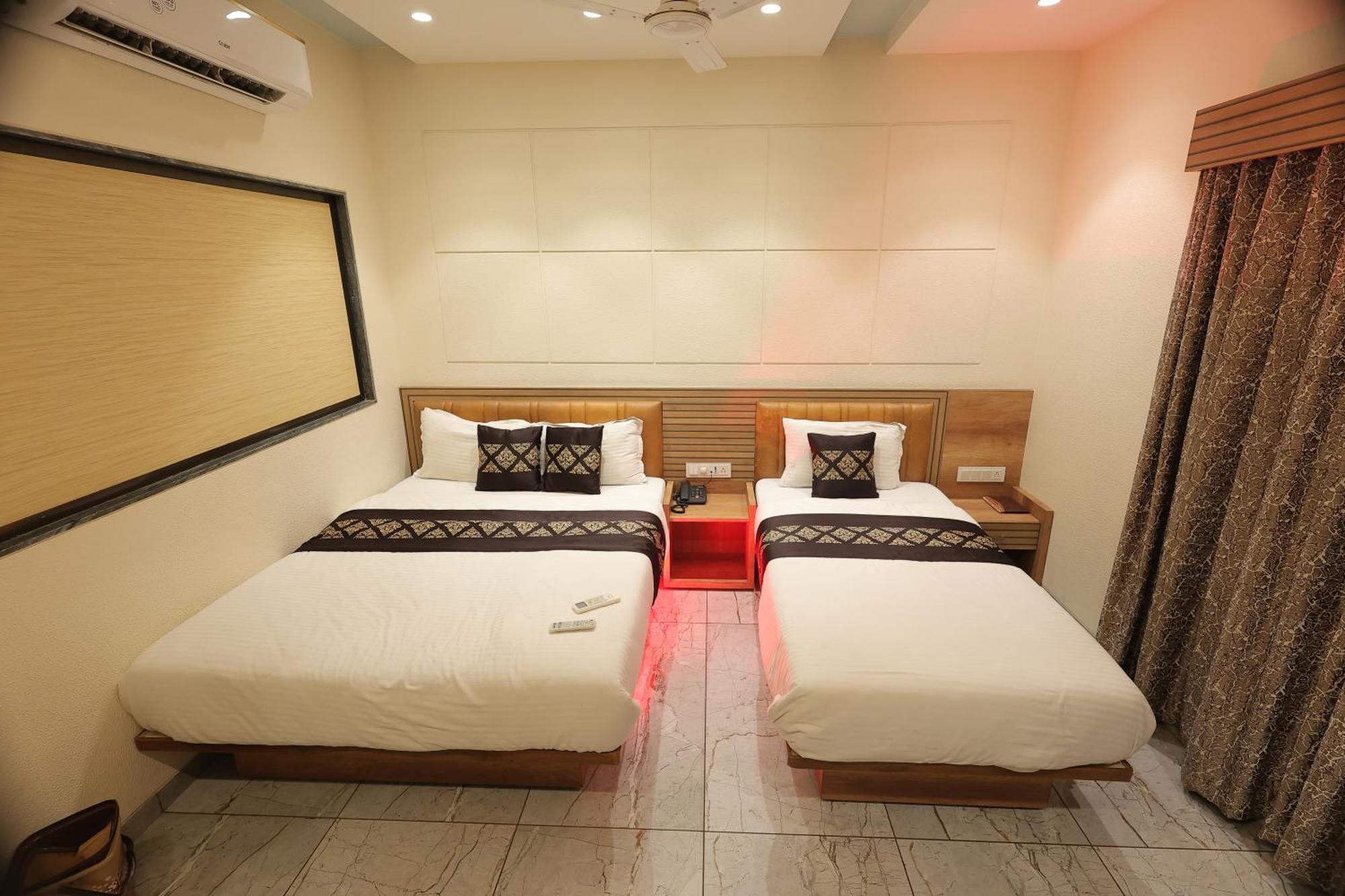 Hotel Horizon & Restaurant Surat Ngoại thất bức ảnh