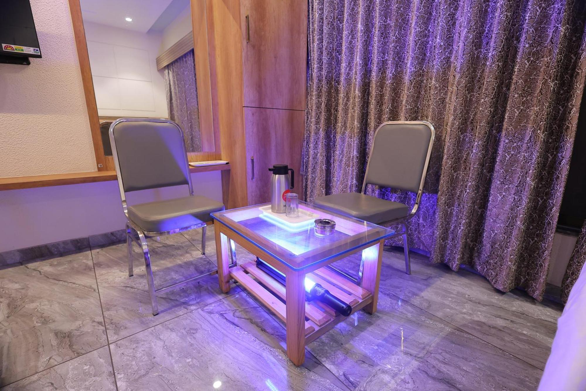 Hotel Horizon & Restaurant Surat Ngoại thất bức ảnh