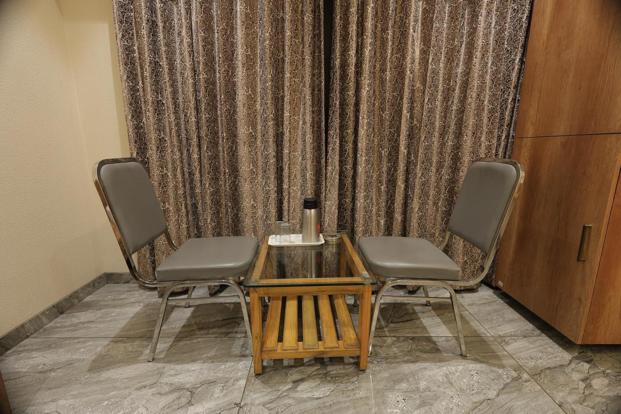 Hotel Horizon & Restaurant Surat Ngoại thất bức ảnh