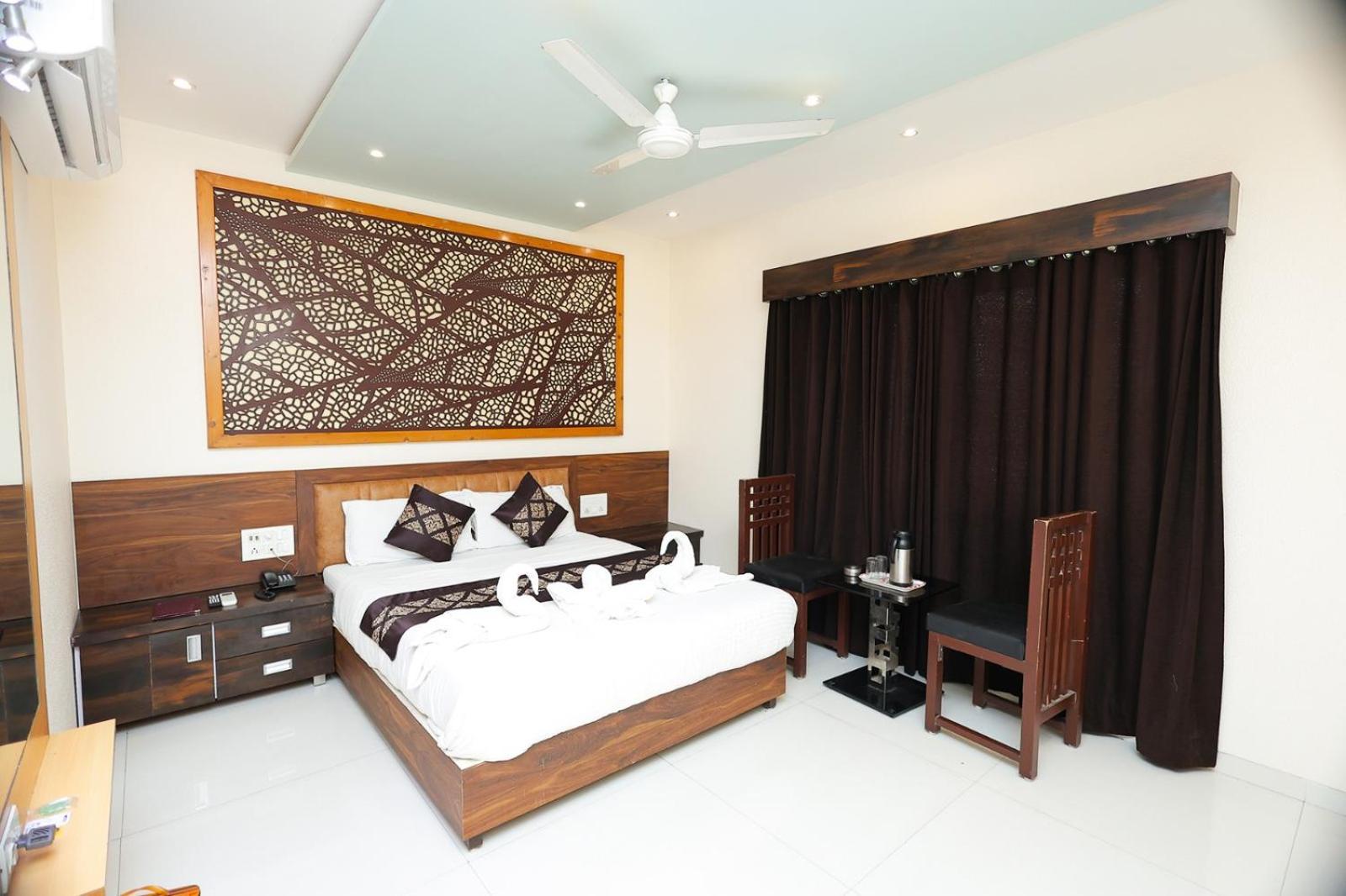 Hotel Horizon & Restaurant Surat Ngoại thất bức ảnh