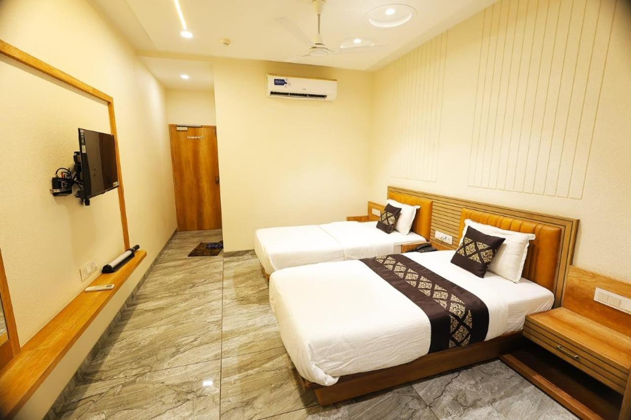 Hotel Horizon & Restaurant Surat Ngoại thất bức ảnh
