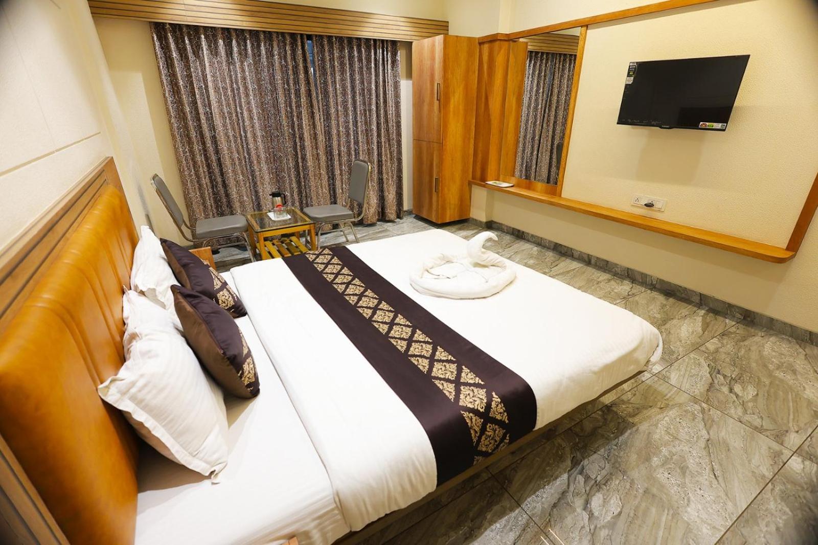 Hotel Horizon & Restaurant Surat Ngoại thất bức ảnh