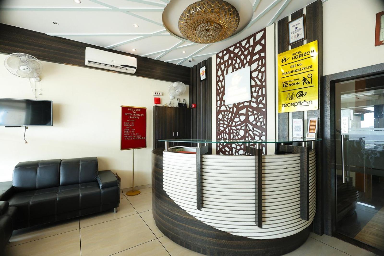 Hotel Horizon & Restaurant Surat Ngoại thất bức ảnh