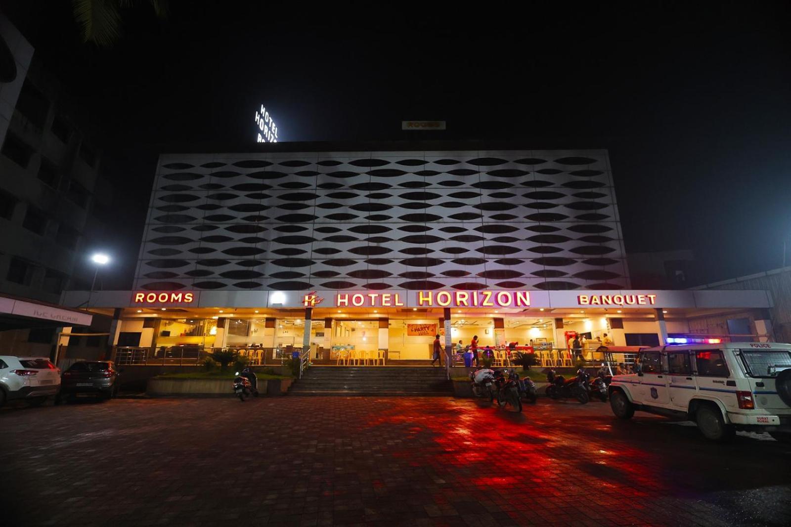 Hotel Horizon & Restaurant Surat Ngoại thất bức ảnh